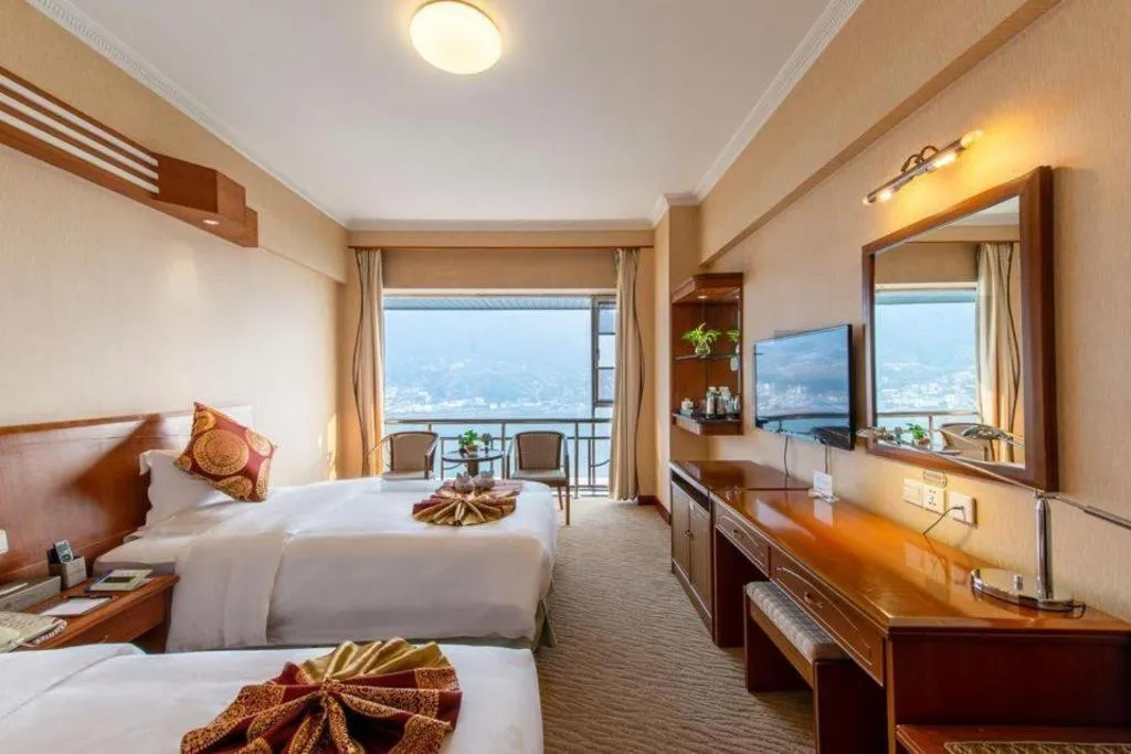 Bed in Yichang Three Gorges Project Hotel