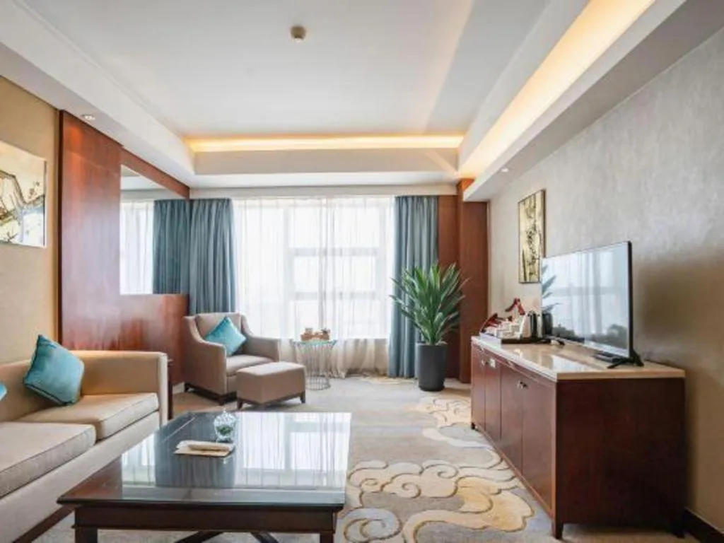 Fuyang International Trade Centre Hotel