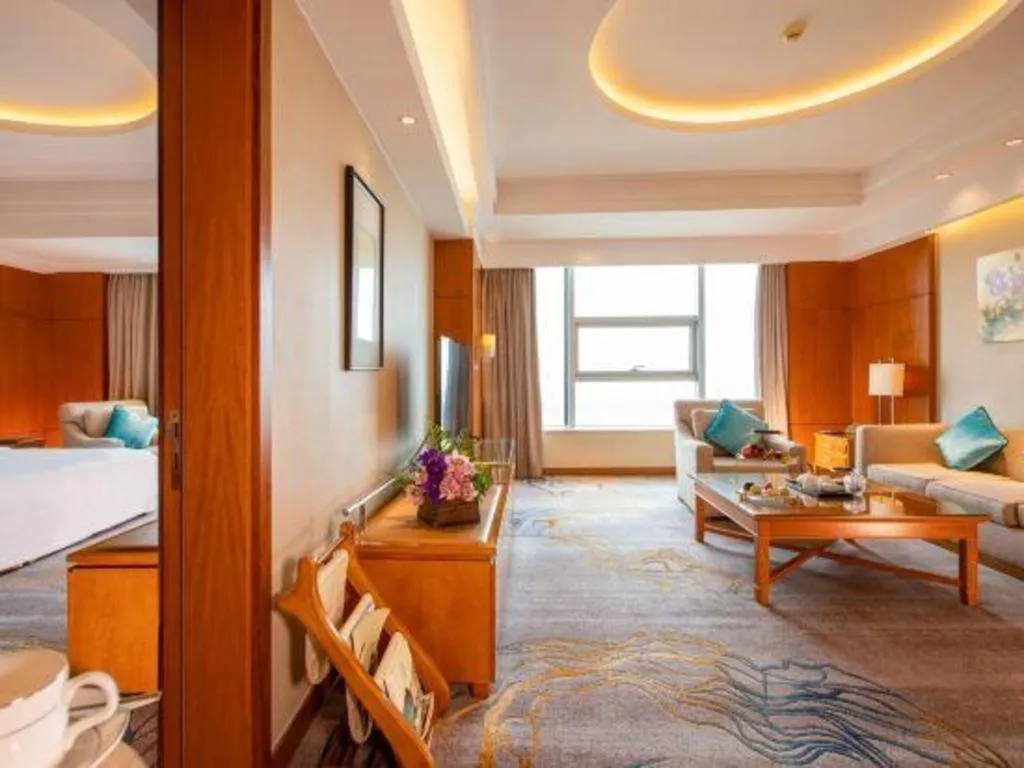 Bed in Fuyang International Trade Centre Hotel