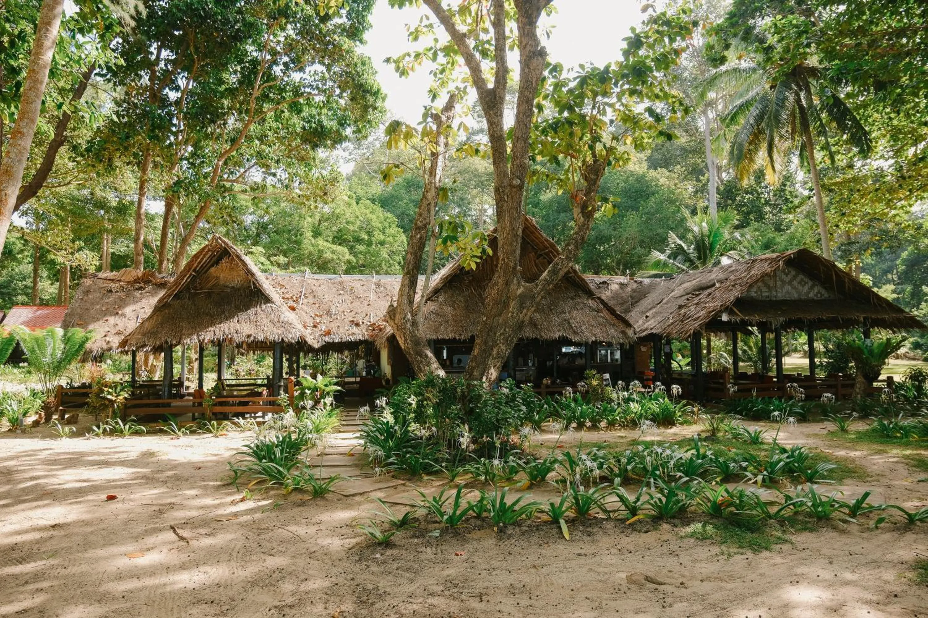 JOY Bungalow Resort and Restaurant