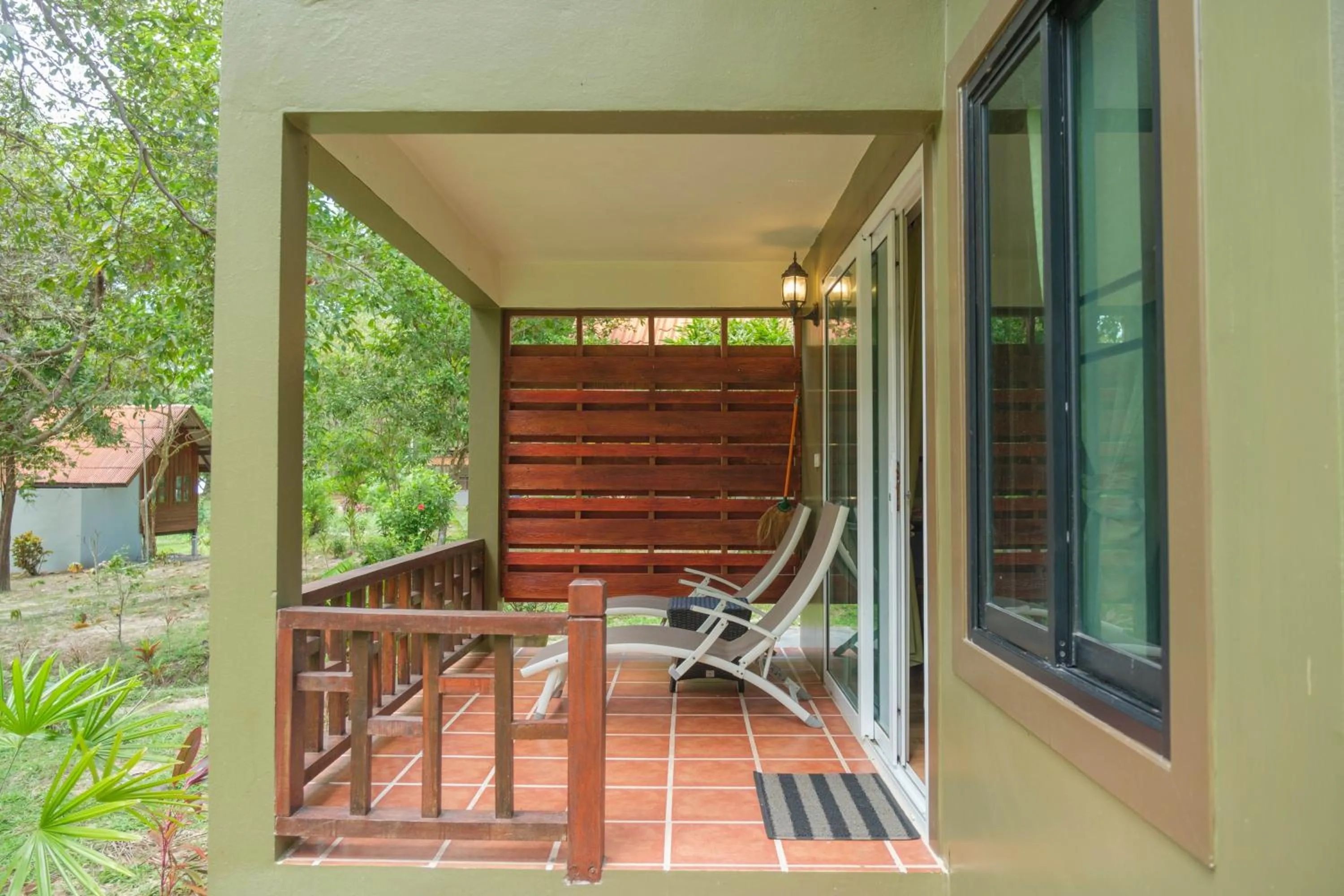 Balcony/Terrace in JOY Bungalow Resort and Restaurant