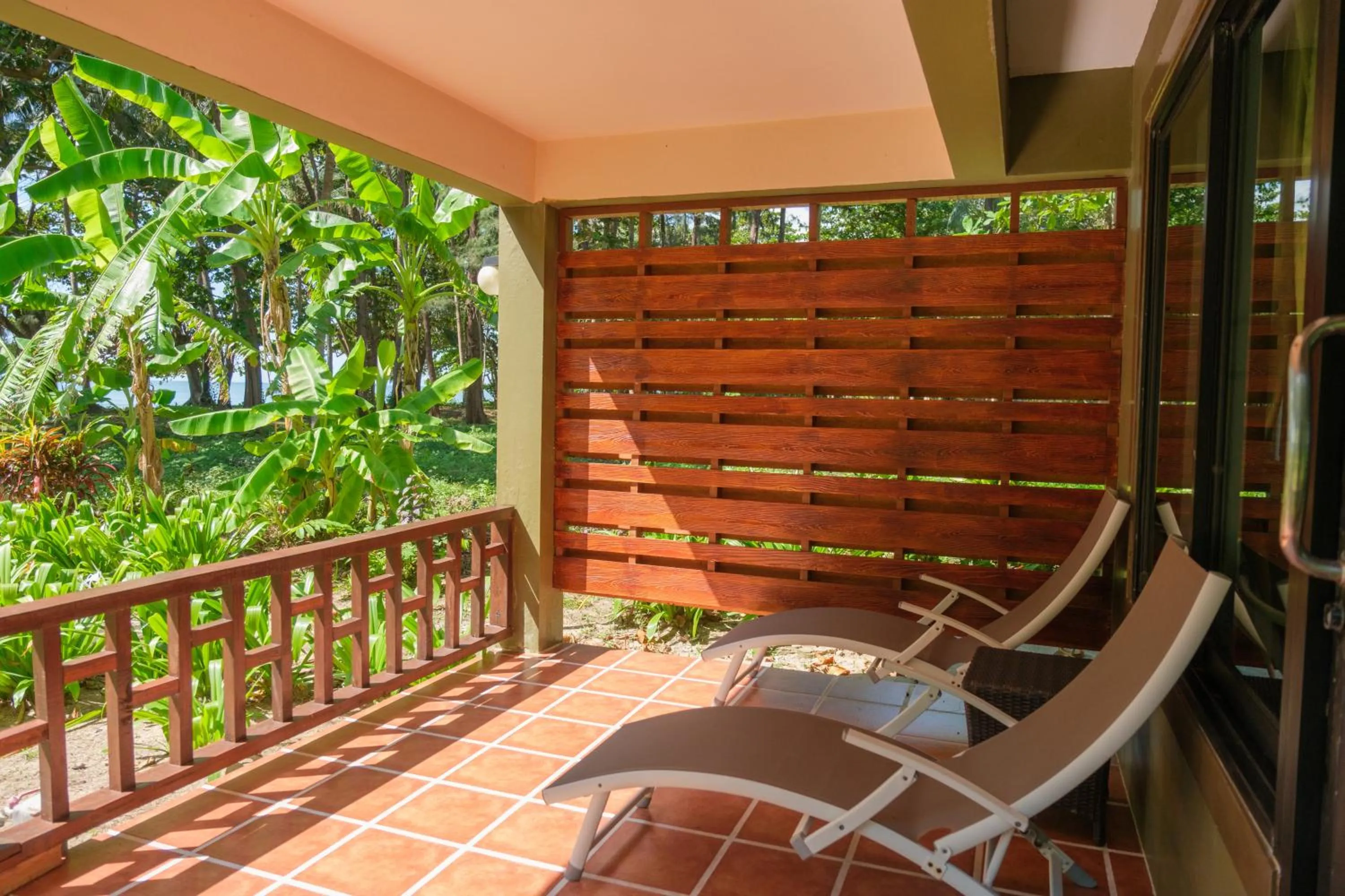 Balcony/Terrace in JOY Bungalow Resort and Restaurant