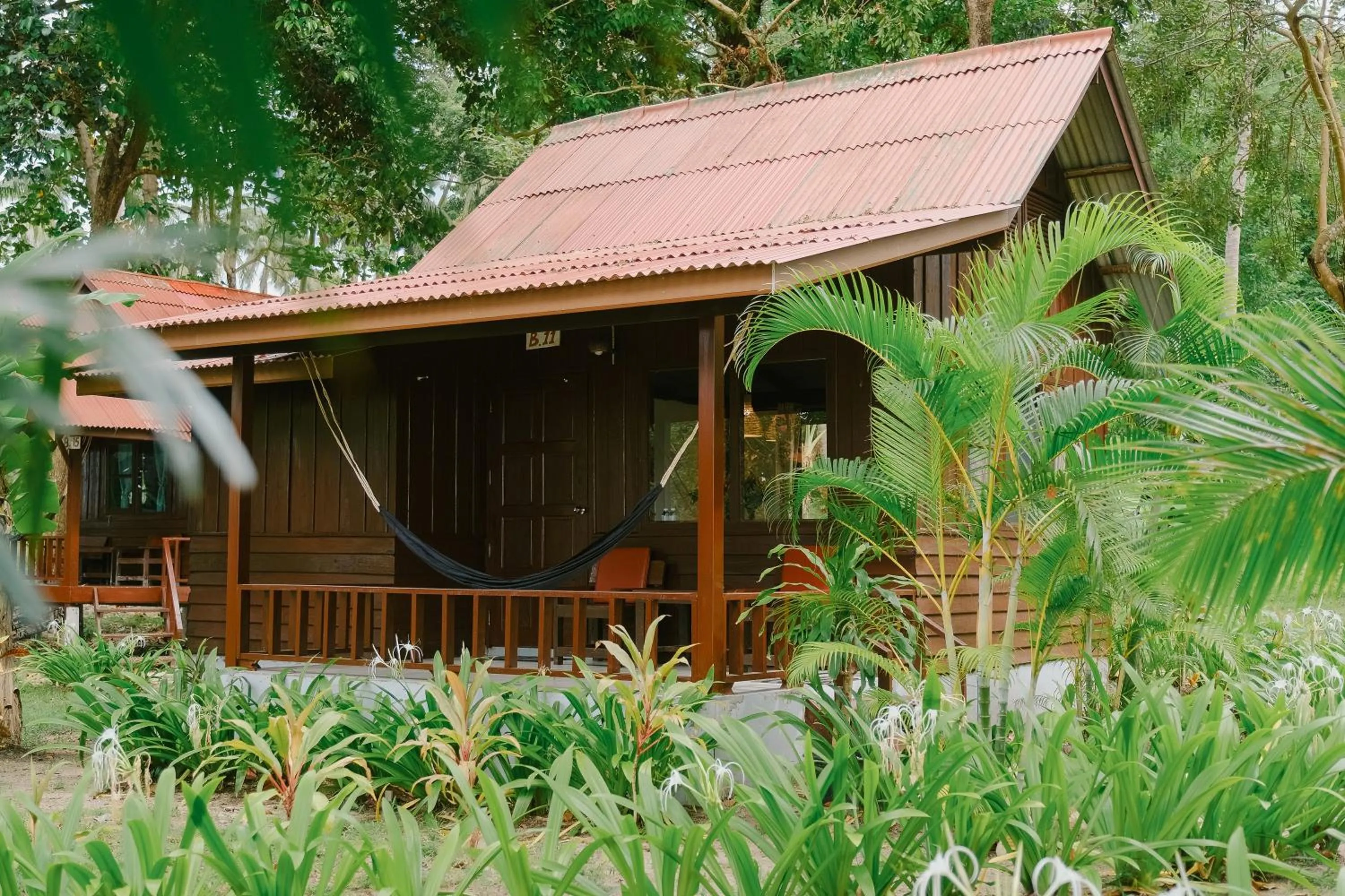Property building in JOY Bungalow Resort and Restaurant