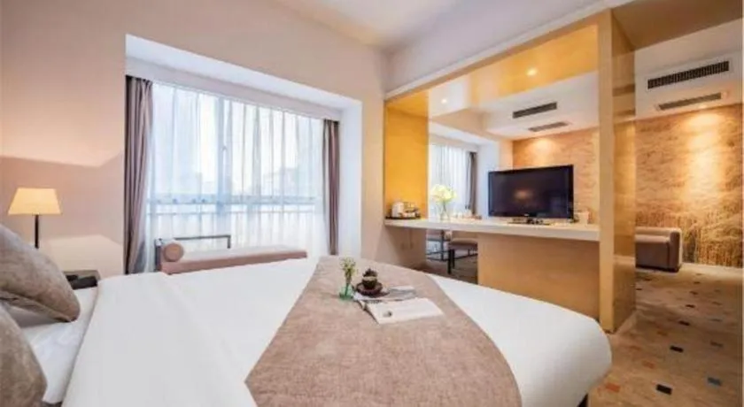 Bed in Xian Hotel New