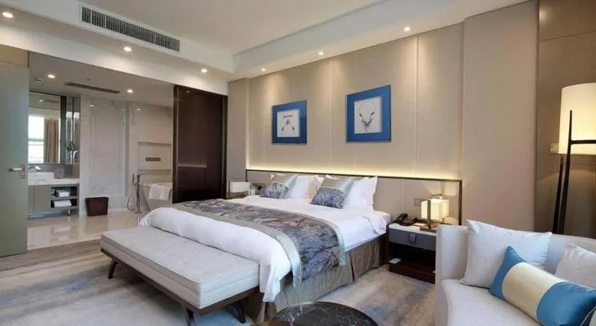 Bed in Nanjing Lakehome Hotels and Resorts