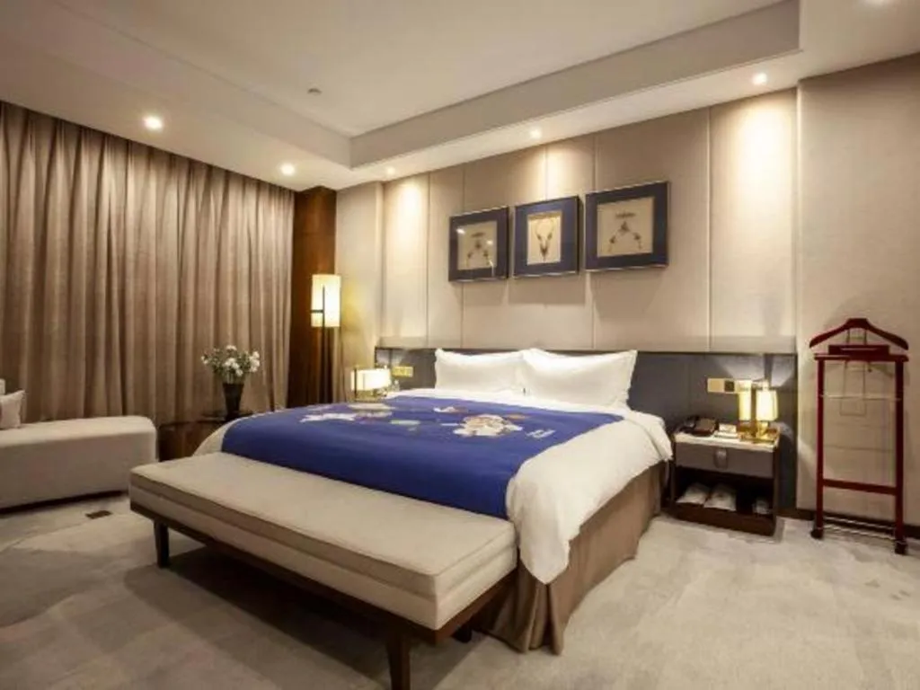 Bed in Nanjing Lakehome Hotels and Resorts