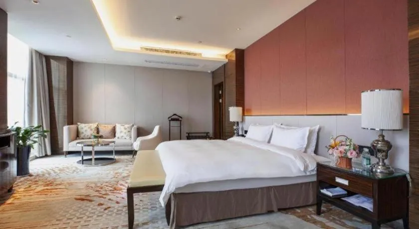 Bed in Nanjing Lakehome Hotels and Resorts