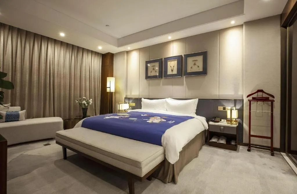Bed in Nanjing Lakehome Hotels and Resorts
