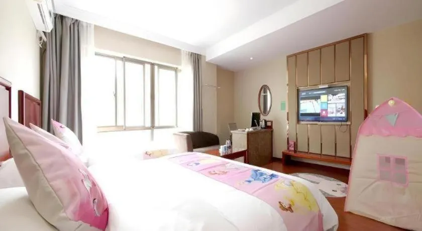 Bed in GreenTree Inn ChiZhou QinGYAng Miaoqian Road Rongxing Building Business Hotel