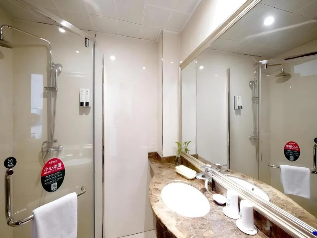 GreenTree Inn ChiZhou QinGYAng Miaoqian Road Rongxing Building Business Hotel