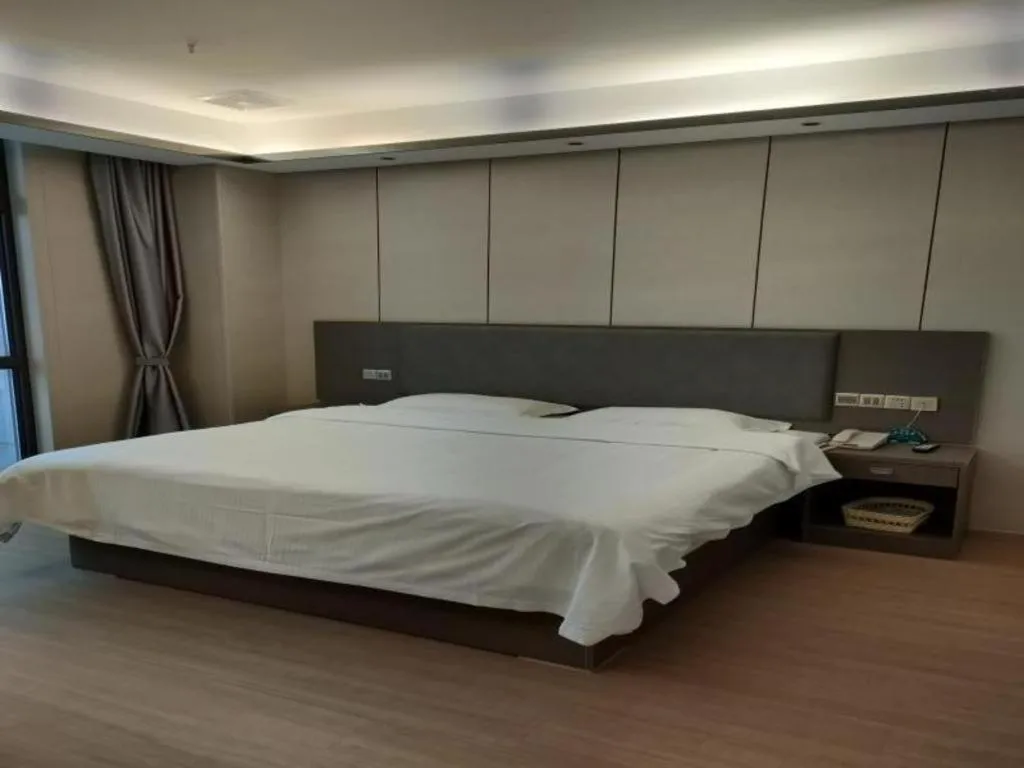 Bed in GreenTree Inn ChaoHu Tianchao Plaza Express Hotel