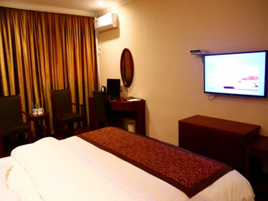 Bed in GreenTree Inn ChaoHu Tianchao Plaza Express Hotel