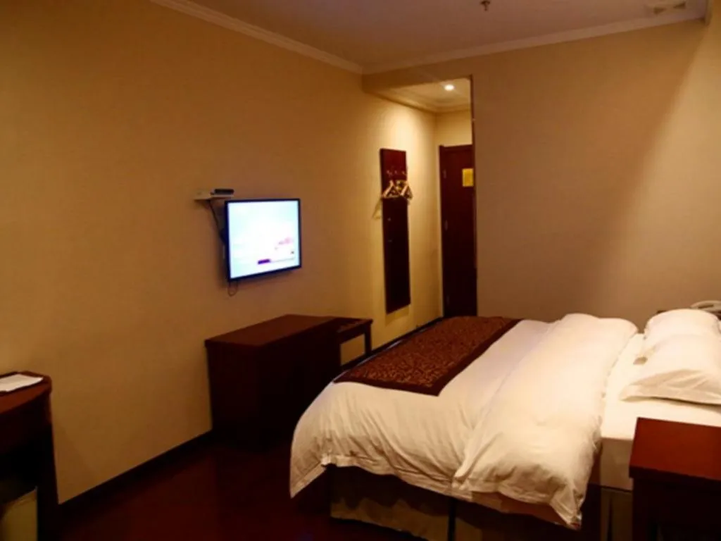 Bed in GreenTree Inn ChaoHu Tianchao Plaza Express Hotel