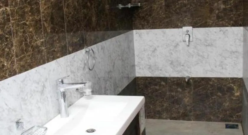 Yala Way Hide Resort