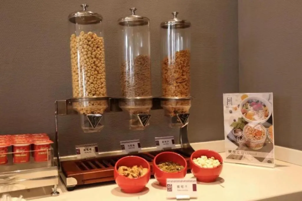 Yitel Guangzhou Pazhou Exhibition Center Chigang Metro Station