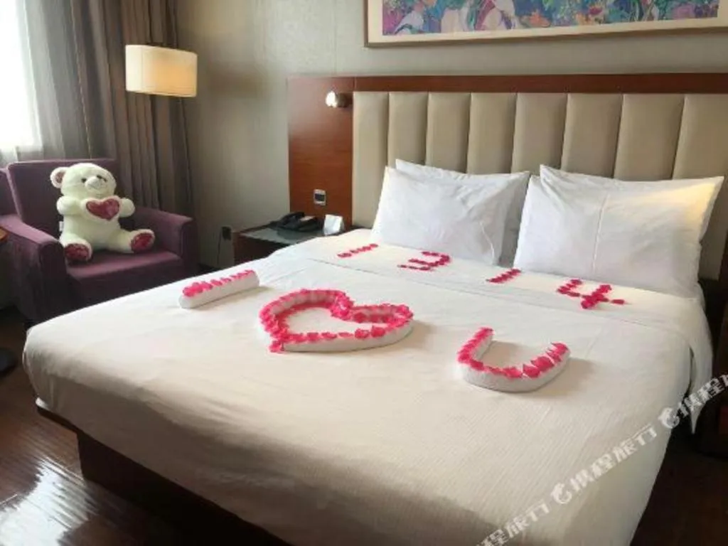 Bed in Yitel Guangzhou Pazhou Exhibition Center Chigang Metro Station