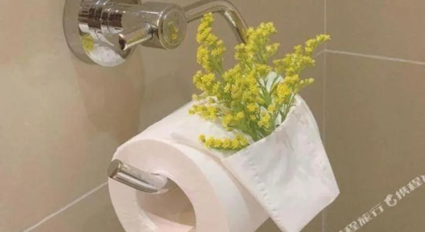 Yitel Guangzhou Pazhou Exhibition Center Chigang Metro Station