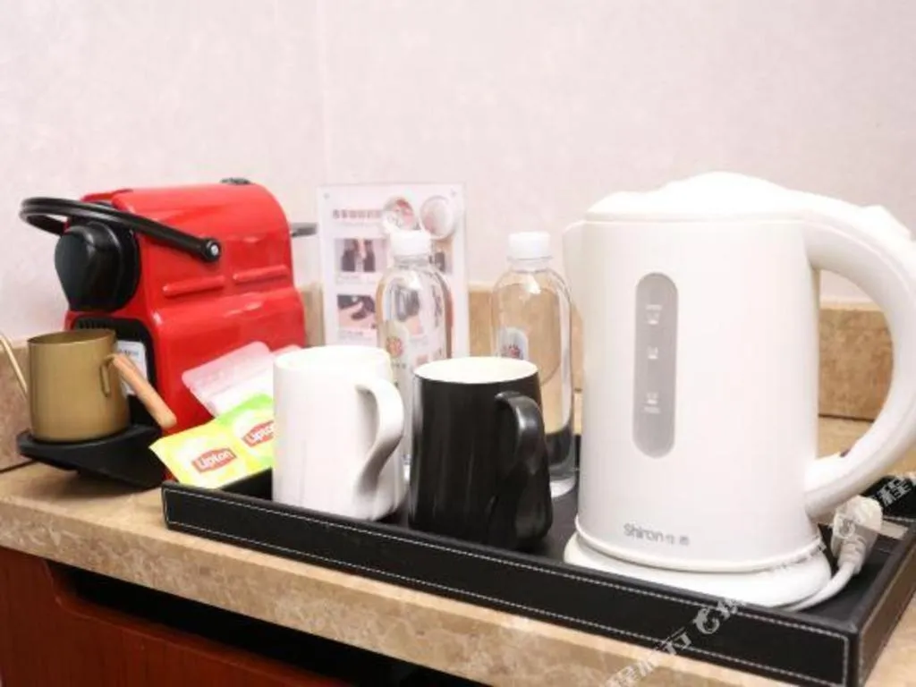 Yitel Guangzhou Pazhou Exhibition Center Chigang Metro Station