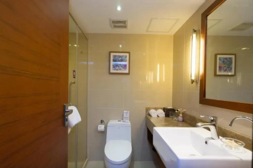 Yitel Guangzhou Pazhou Exhibition Center Chigang Metro Station