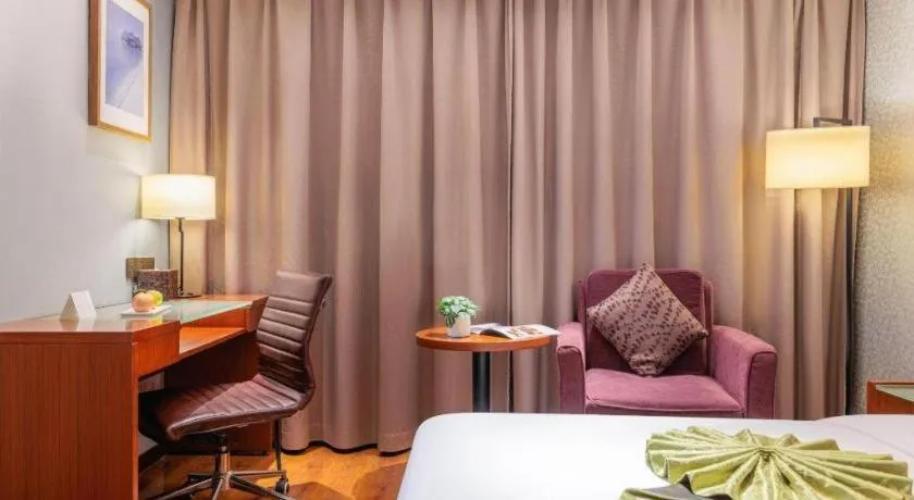 Yitel Guangzhou Pazhou Exhibition Center Chigang Metro Station