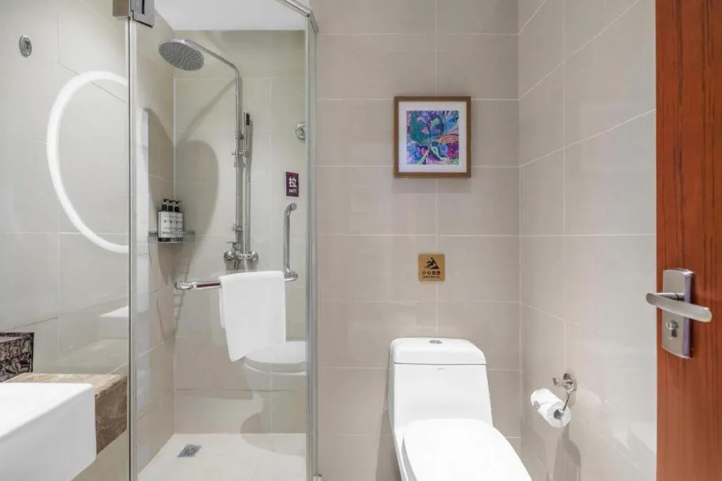 Yitel Guangzhou Pazhou Exhibition Center Chigang Metro Station