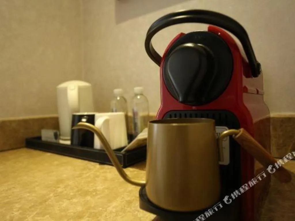 Yitel Guangzhou Pazhou Exhibition Center Chigang Metro Station