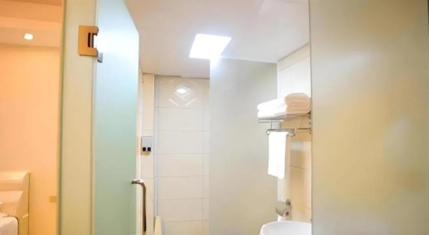 Jian Guo Grand Hotel