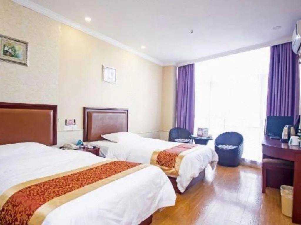 Bed in GreenTree Inn Shanghai Sheshan national tourist resort Express Hotel