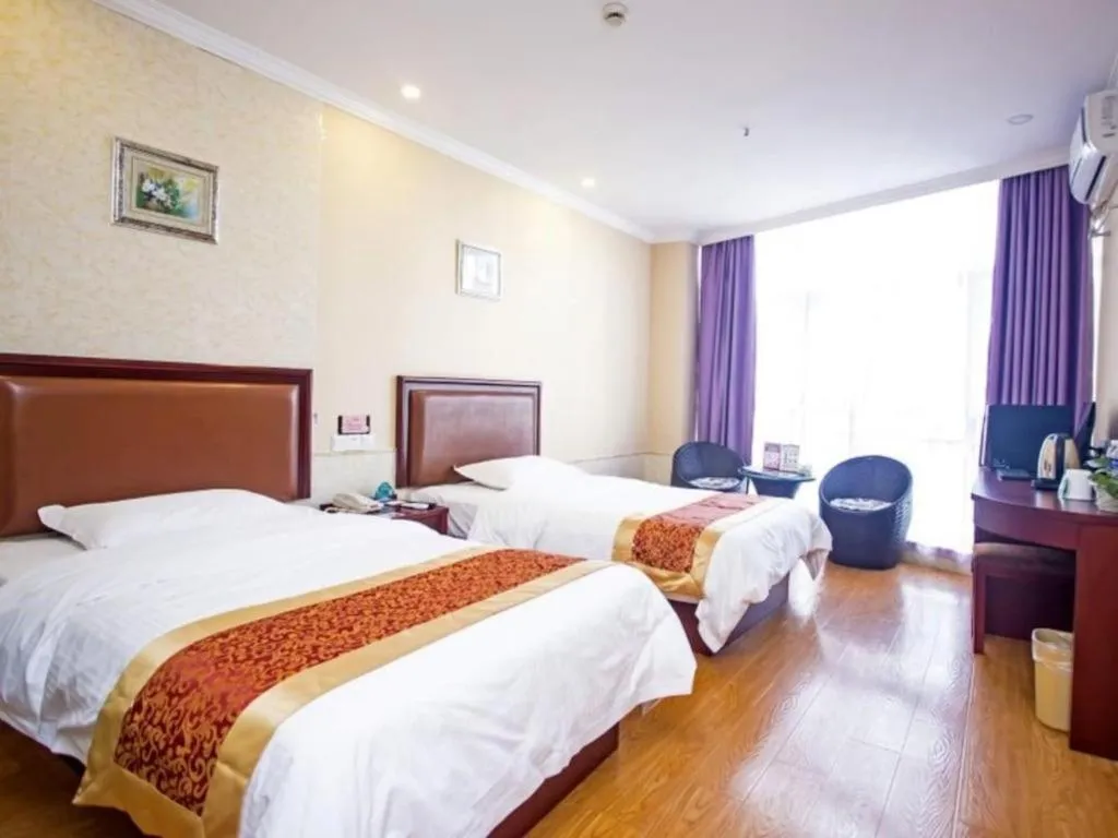 Bed in GreenTree Inn Shanghai Sheshan national tourist resort Express Hotel