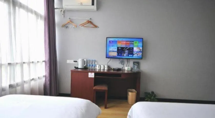 Bed in GreenTree Inn Shanghai Sheshan national tourist resort Express Hotel