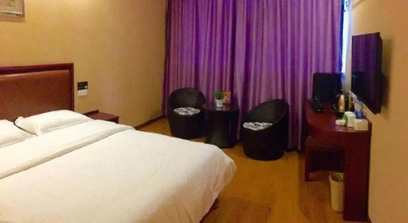 Bed in GreenTree Inn Shanghai Sheshan national tourist resort Express Hotel