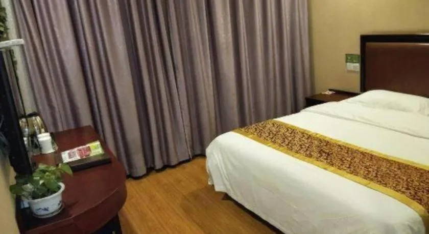 Bed in GreenTree Inn Shanghai Sheshan national tourist resort Express Hotel