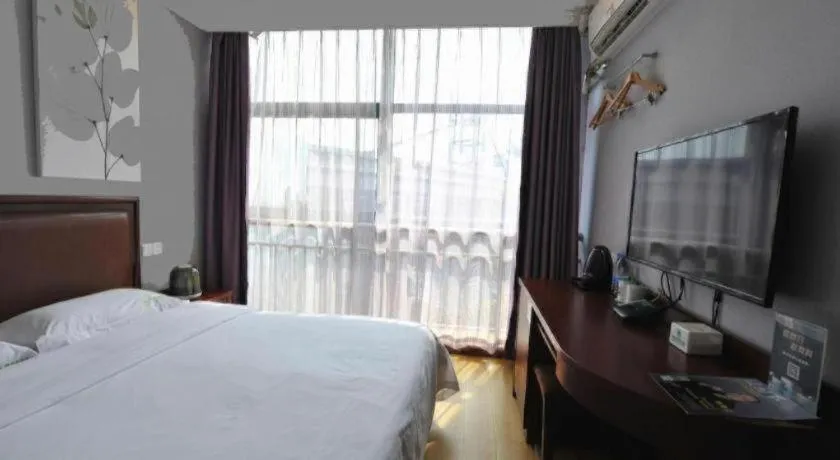 Bed in GreenTree Inn Shanghai Sheshan national tourist resort Express Hotel