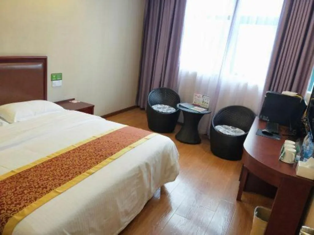 Bed in GreenTree Inn Shanghai Sheshan national tourist resort Express Hotel