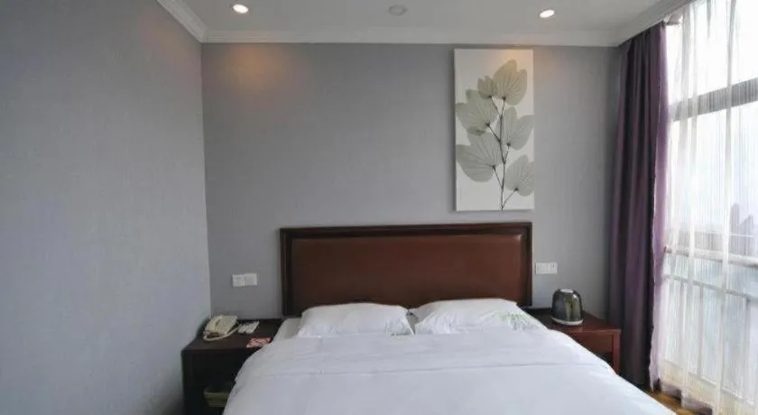 Bed in GreenTree Inn Shanghai Sheshan national tourist resort Express Hotel