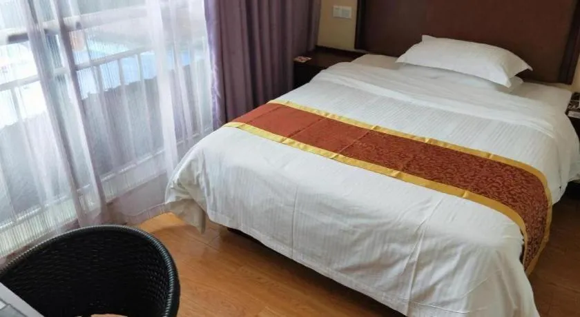 Bed in GreenTree Inn Shanghai Sheshan national tourist resort Express Hotel