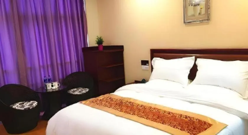 Bed in GreenTree Inn Shanghai Sheshan national tourist resort Express Hotel