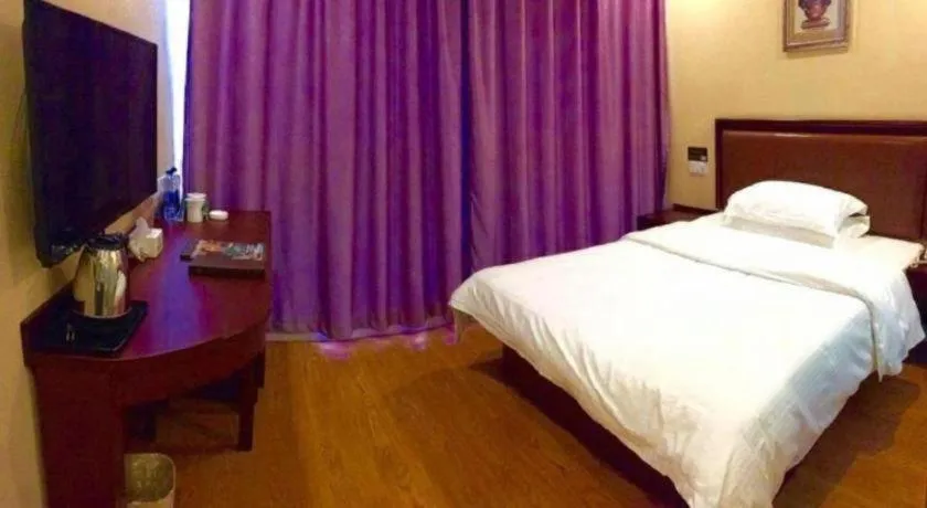 Bed in GreenTree Inn Shanghai Sheshan national tourist resort Express Hotel