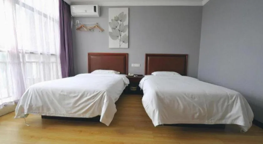 Bed in GreenTree Inn Shanghai Sheshan national tourist resort Express Hotel