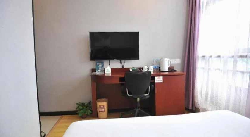 Bed in GreenTree Inn Shanghai Sheshan national tourist resort Express Hotel