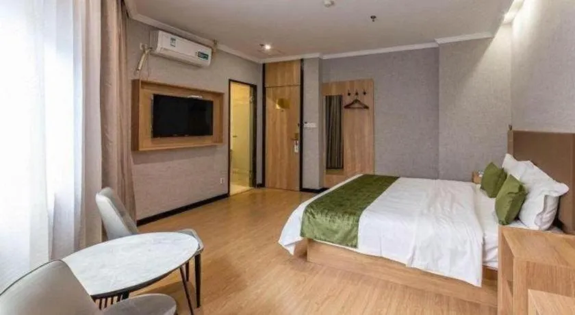 Bed in GreenTree Inn Jiangsu Suzhou Kunshan Beimen Road Express Hotel