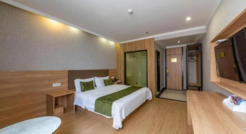 Bed in GreenTree Inn Jiangsu Suzhou Kunshan Beimen Road Express Hotel
