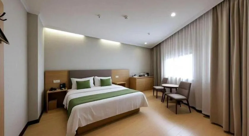 Bed in GreenTree Inn Jiangsu Suzhou Kunshan Beimen Road Express Hotel