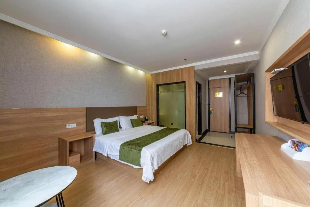 Bed in GreenTree Inn Jiangsu Suzhou Kunshan Beimen Road Express Hotel