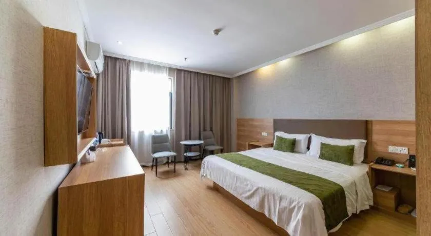 Bed in GreenTree Inn Jiangsu Suzhou Kunshan Beimen Road Express Hotel