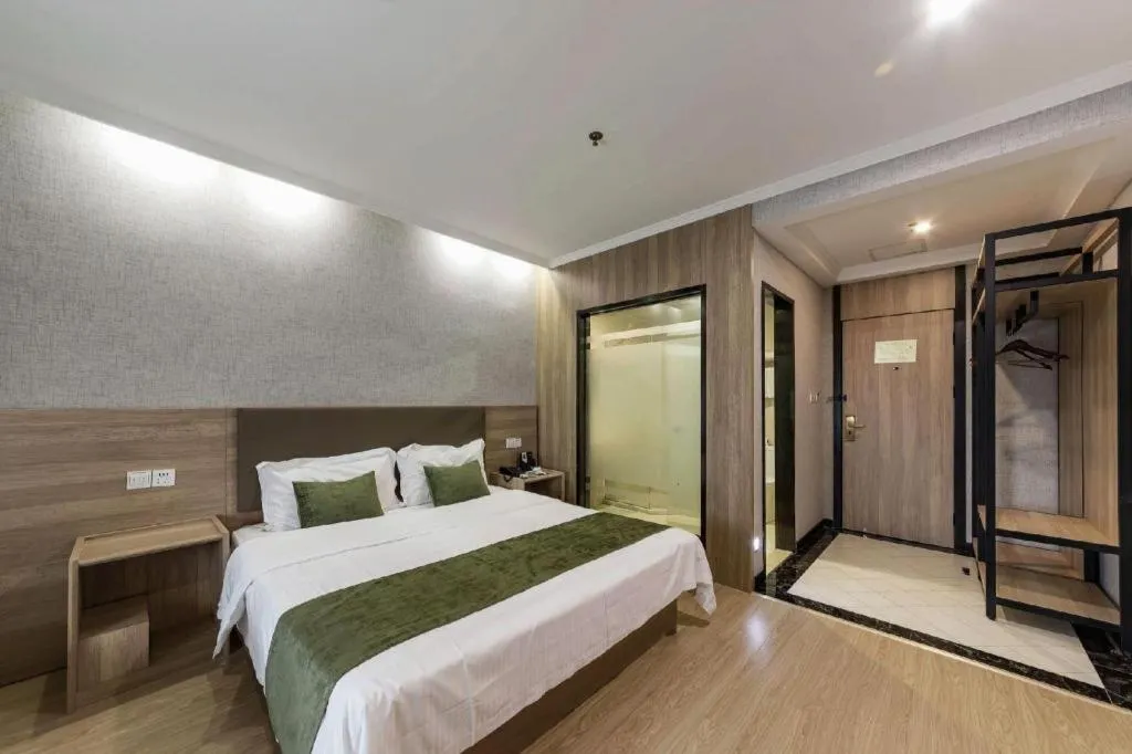 Bed in GreenTree Inn Jiangsu Suzhou Kunshan Beimen Road Express Hotel
