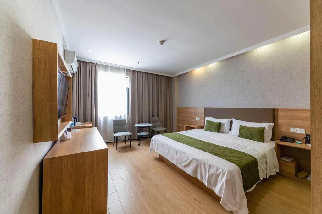 Bed in GreenTree Inn Jiangsu Suzhou Kunshan Beimen Road Express Hotel