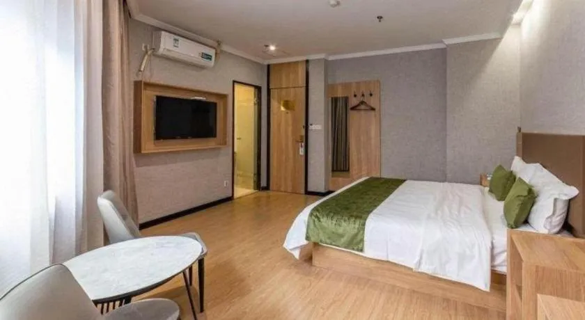 Bed in GreenTree Inn Jiangsu Suzhou Kunshan Beimen Road Express Hotel