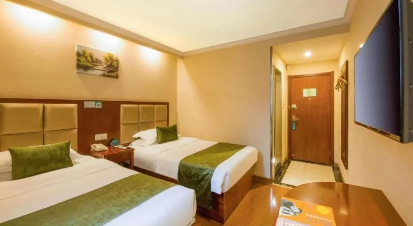 Bed in GreenTree Inn Suzhou Guanqian Street Leqiao Metro Station