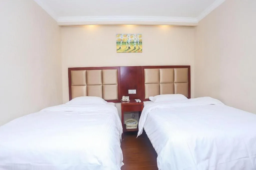 Bed in GreenTree Inn Suzhou Guanqian Street Leqiao Metro Station